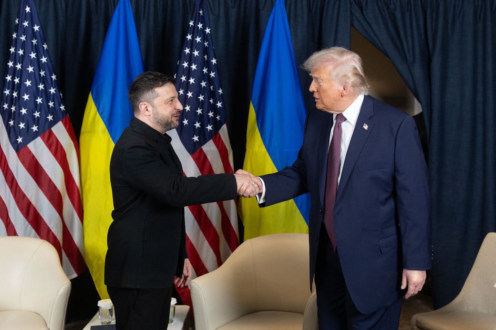 &laquo;Өзгеріс жоқ&raquo;: Зеленский Трамппен кездесуден кейін Еуропаның әрекетсіздігін сынады