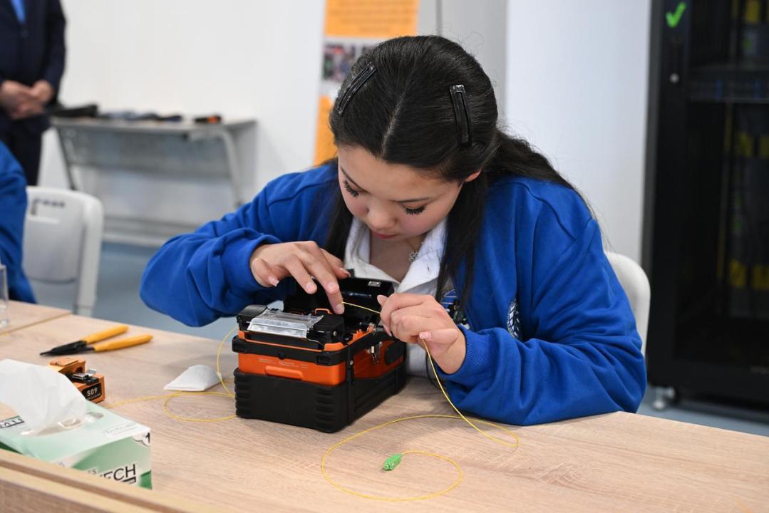 Алматыда жаңартудан өткен телекоммуникация және машина жасау колледжі қайта ашылды