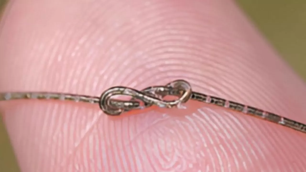 Одежда с интеллектом: в Китае создали чипы, которые можно вплетать в ткань 