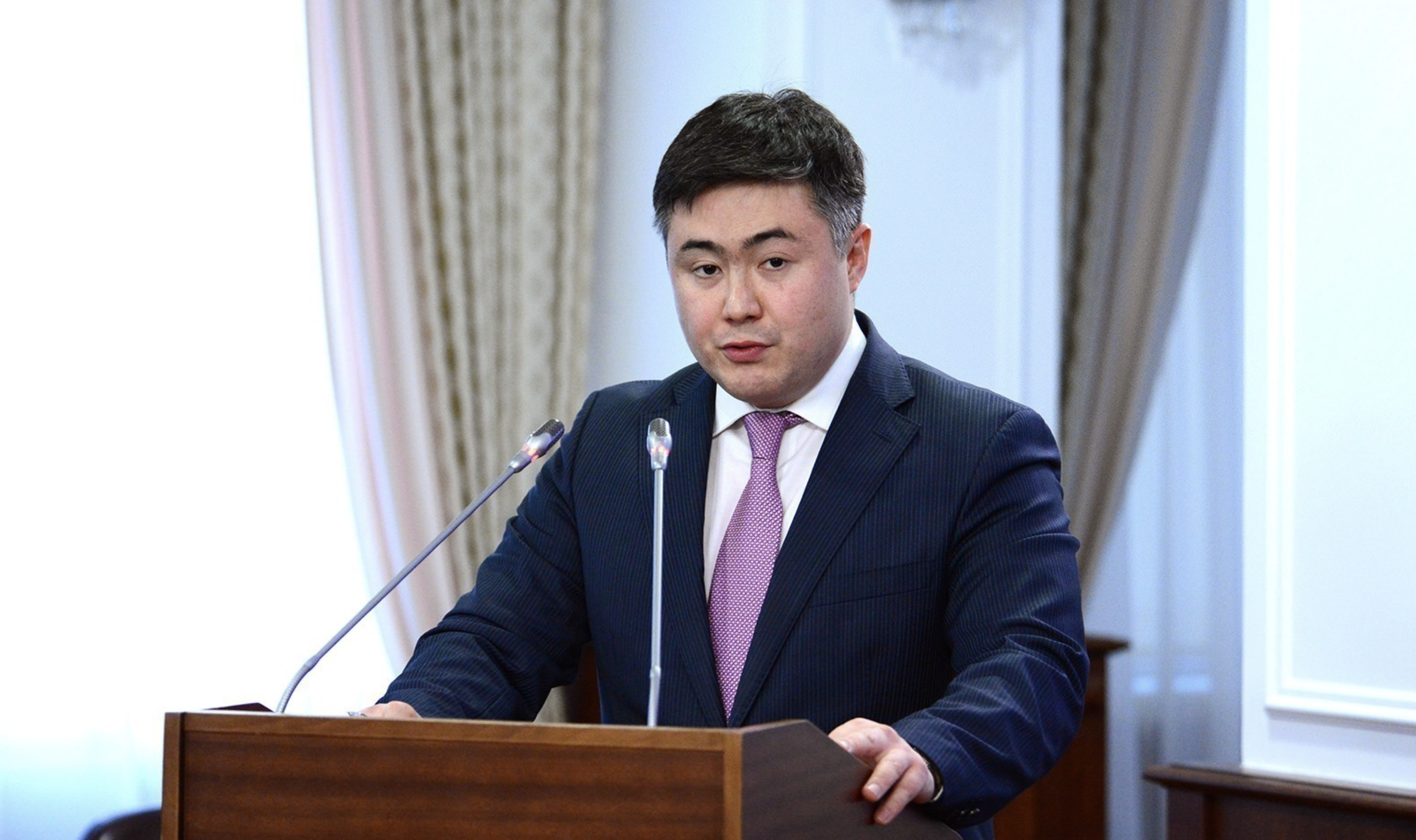 АҚШ пен Еуропаның шиеленісі: Ұлттық банк төрағасы әлемдік экономиканың қалай құбылатынына болжам жасады