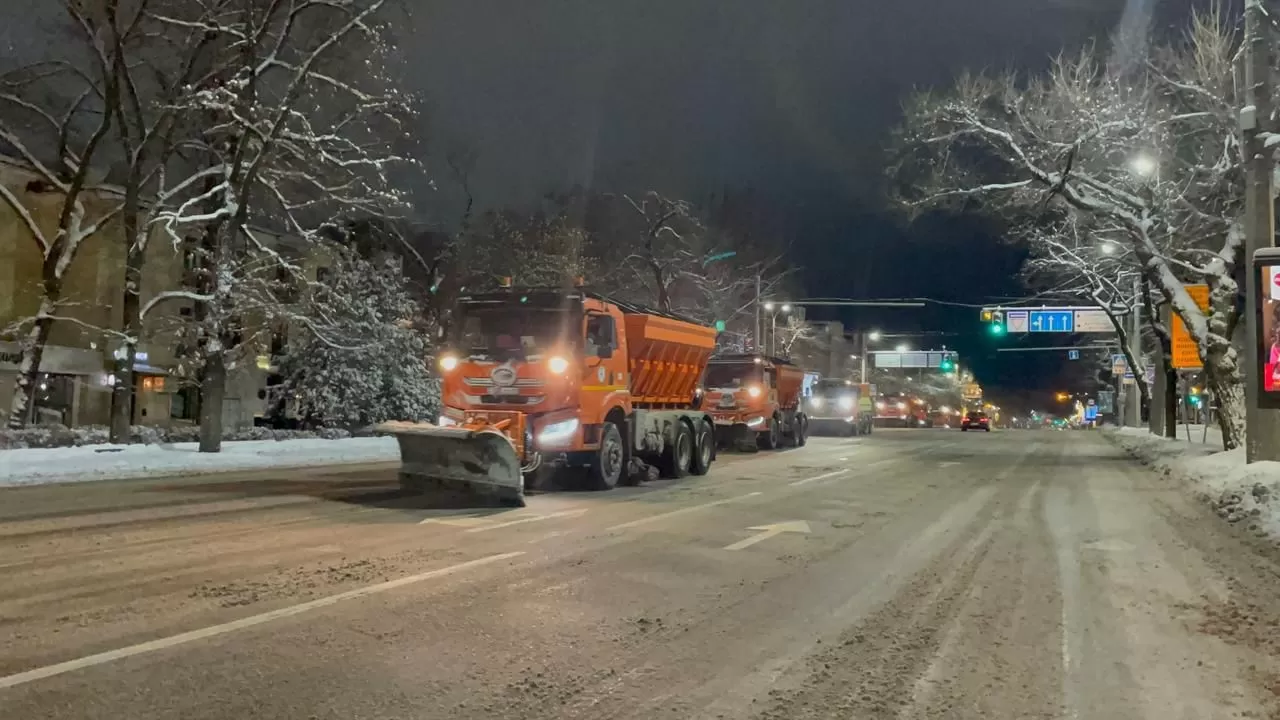 О надвигающихся снегопаде и морозах предупреждают алматинцев 