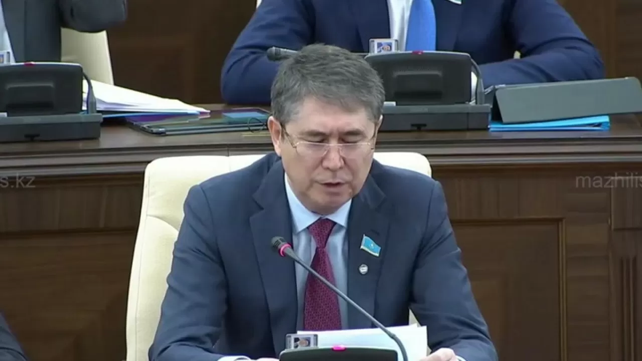 Депутат пояснил, как заработал полмиллиарда тенге 