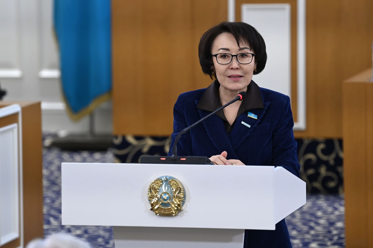 Конституция білім мен ғылымға, мәдениет пен ұлттық рухқа бағдар беруі керек &ndash; Үнзила Шапақ