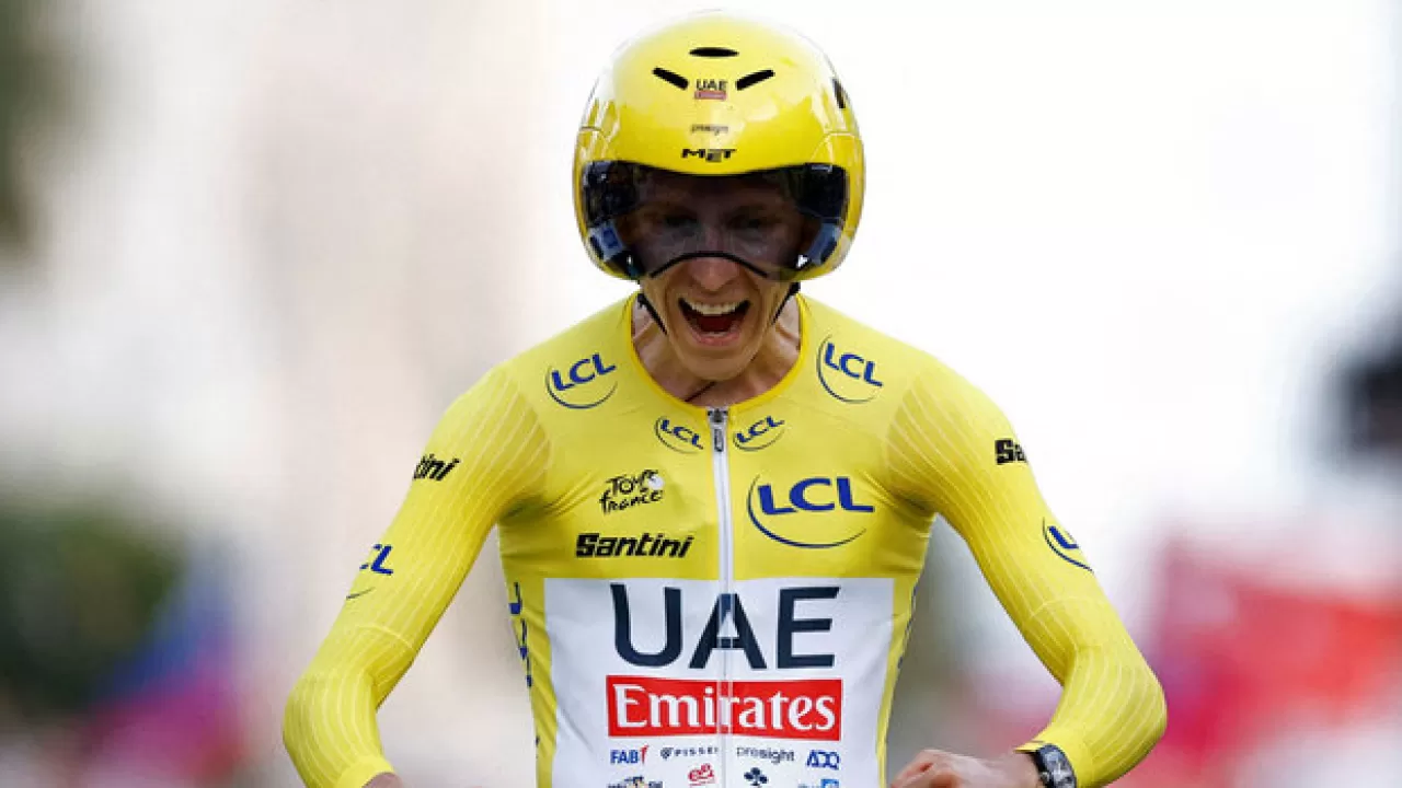 Титул Мауриньо разделили между Погачаром и Федерером 