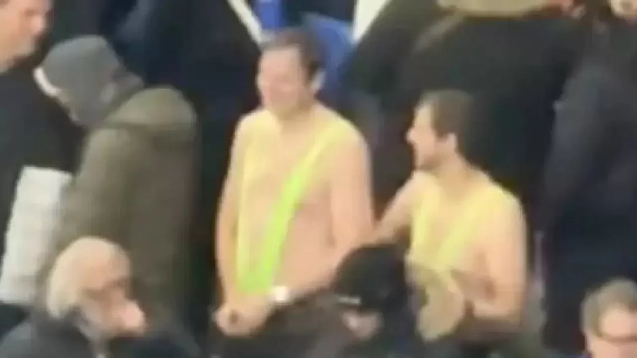 Астанадағы матчта "Борат" стилінде киінген шетелдік жанкүйерлер қамауға алынды