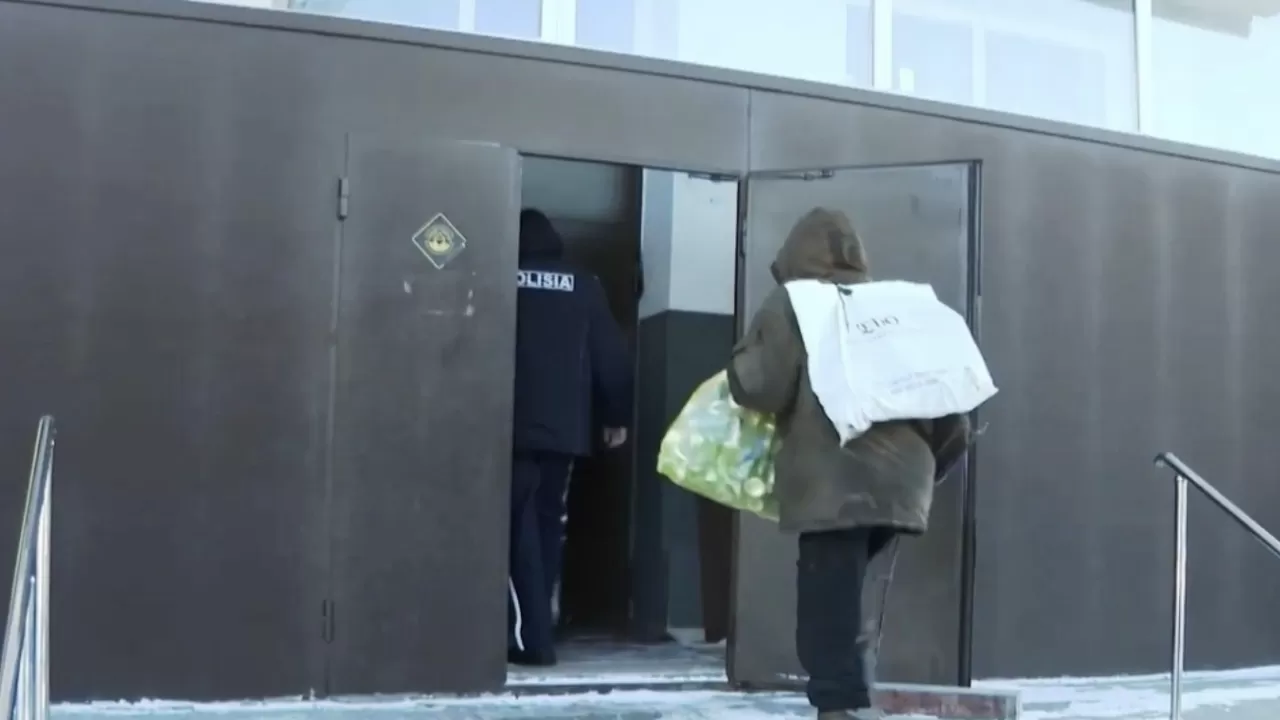 Павлодарда аяз кезінде баспанасыз адамдарға көмек көрсетіліп жатыр