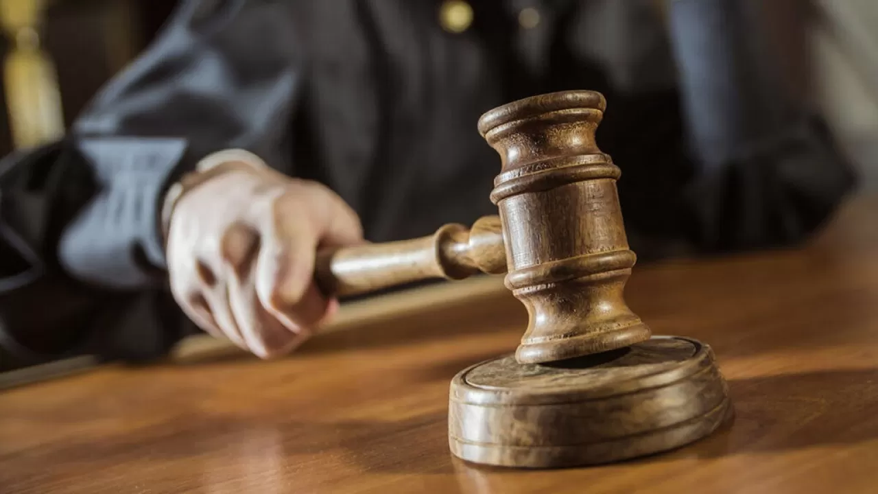 "Шығын көлемі 4 млрд теңгеден асады": Семейде алтын кенін ұрлағандар сотталды