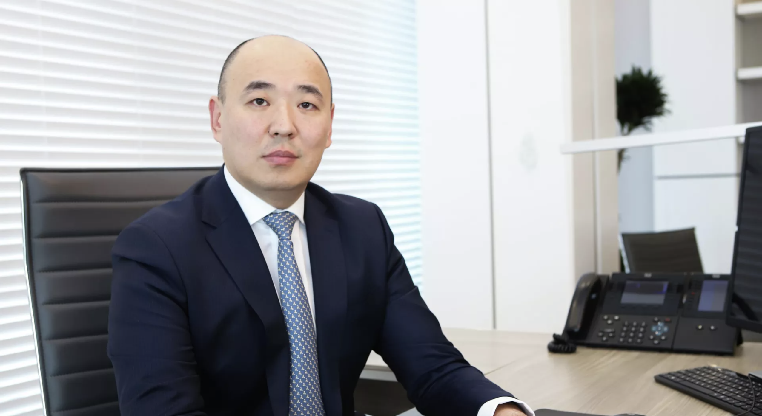 Қанат Шарлапаев 