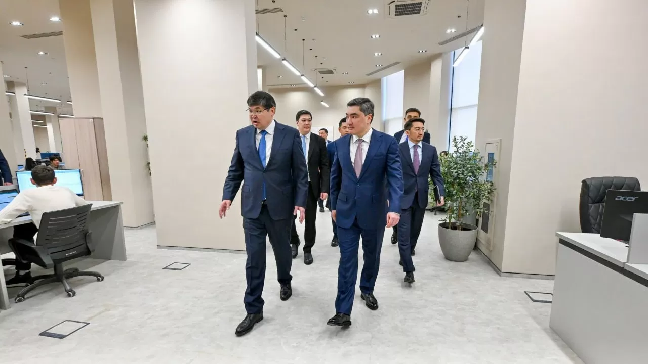 Олжас Бектенов салық реформасы бойынша түсіндіру жұмыстарының барысымен танысты