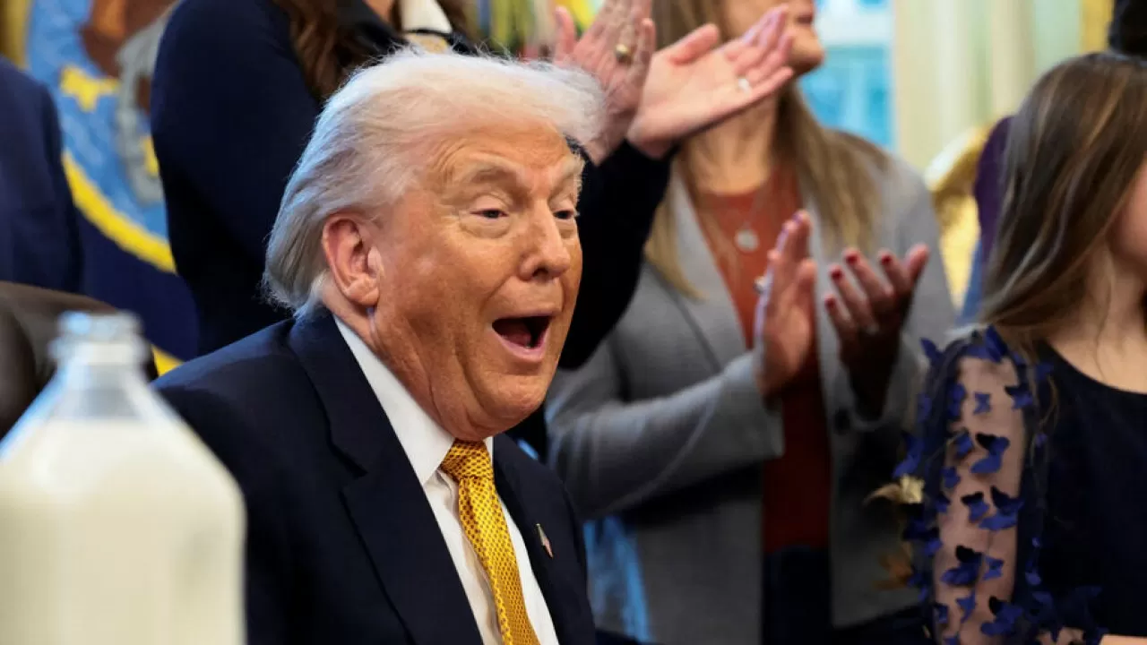 Зачем Трамп предложил журналистам несвежее молоко 