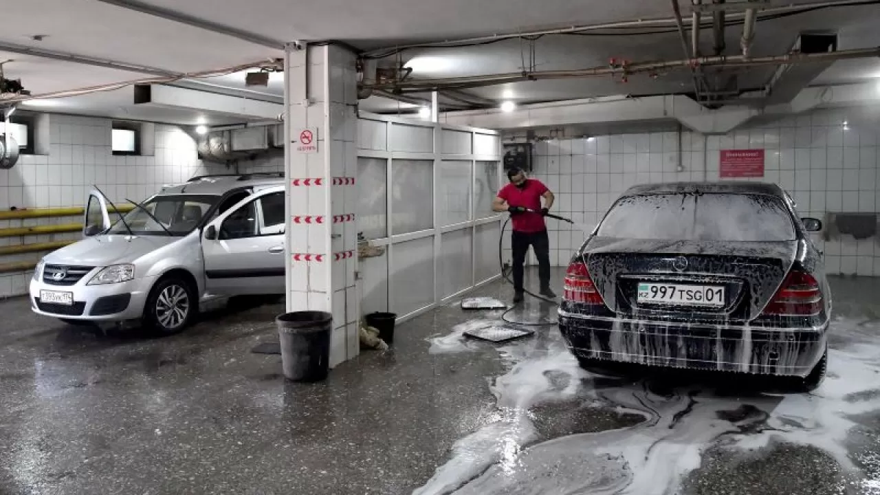 Алматыда суды үнемдемеген көлік жуу орындары жабылып жатыр 