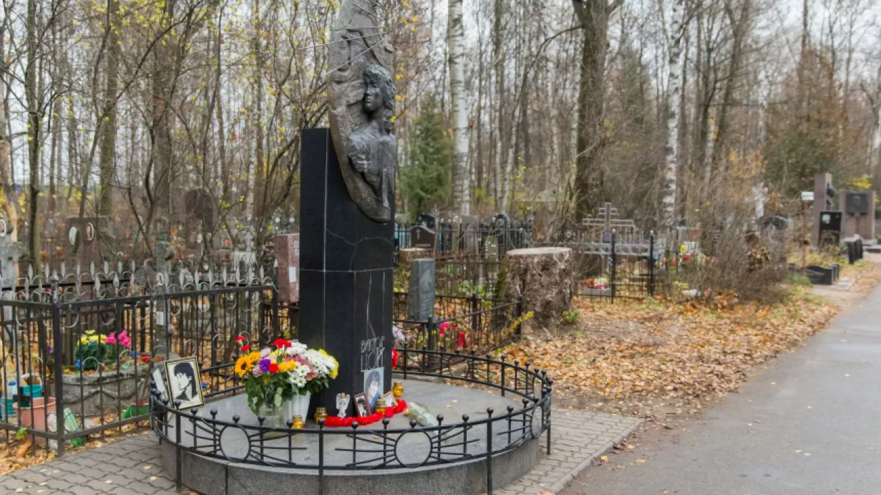 Трагедия на могиле Цоя: фанатка умерла на кладбище