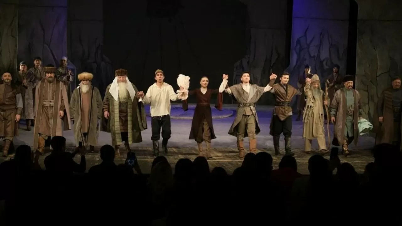 Әуезов театрының 100 жылдығына орай "Еңлік &ndash; Кебек" спектаклі қойылды