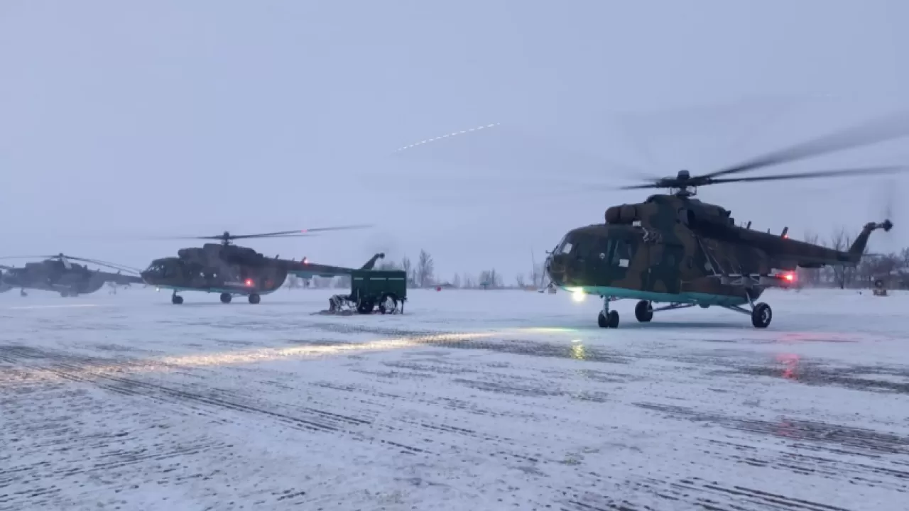 Казахстанские военные экипажи отрабатывают воздушные удары 