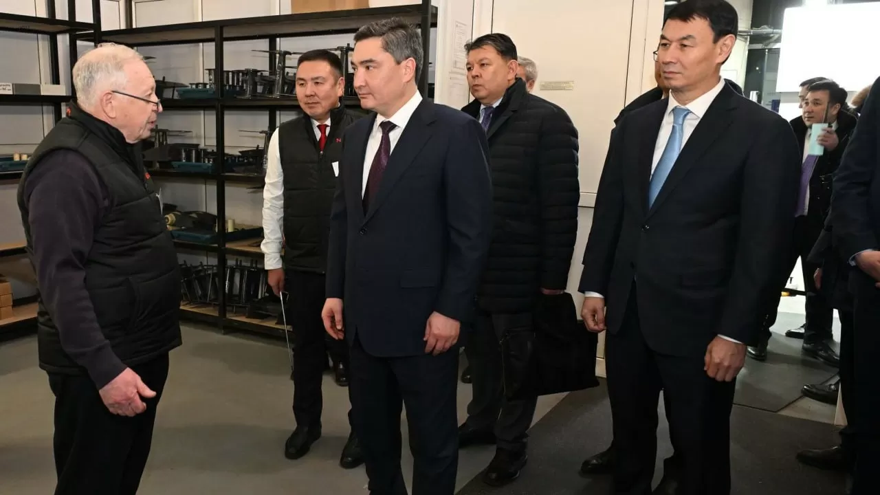 Образовательные роботы, цифровые счетчики &ndash; что еще увидел Бектенов в СЭЗ "Алатау"