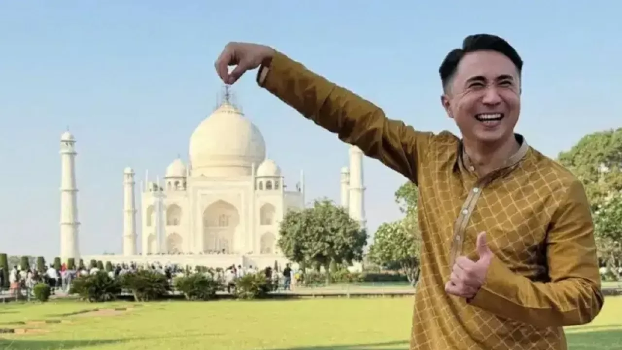 В международный розыск объявили популярного блогера из Казахстана 