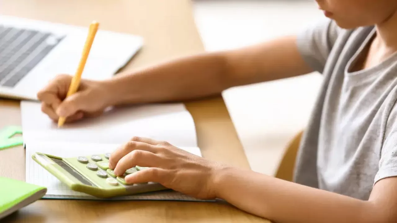 Учащиеся первой смены в Астане переходят на дистанционку