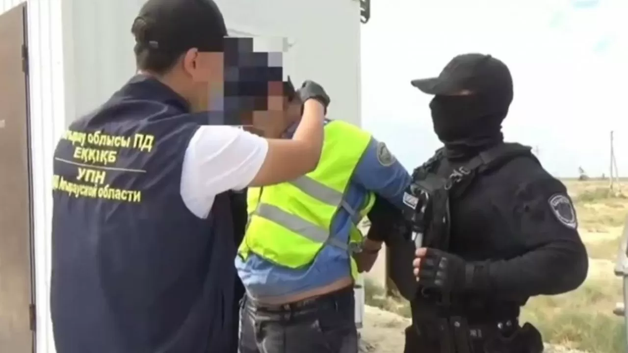 Атырауда есірткі саудасымен айналысқан қылмыстық топ ұсталды