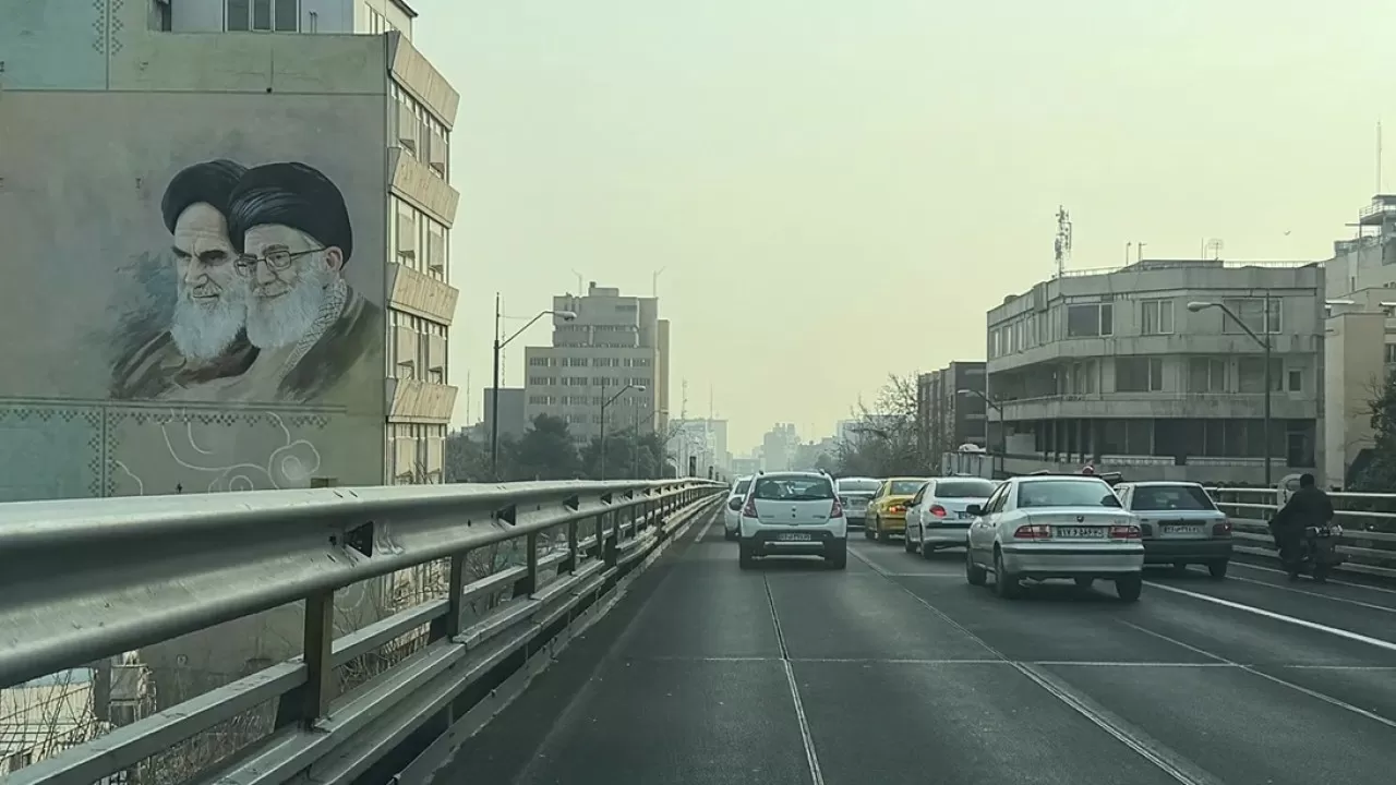 В нескольких городах Ирана прогремели взрывы 