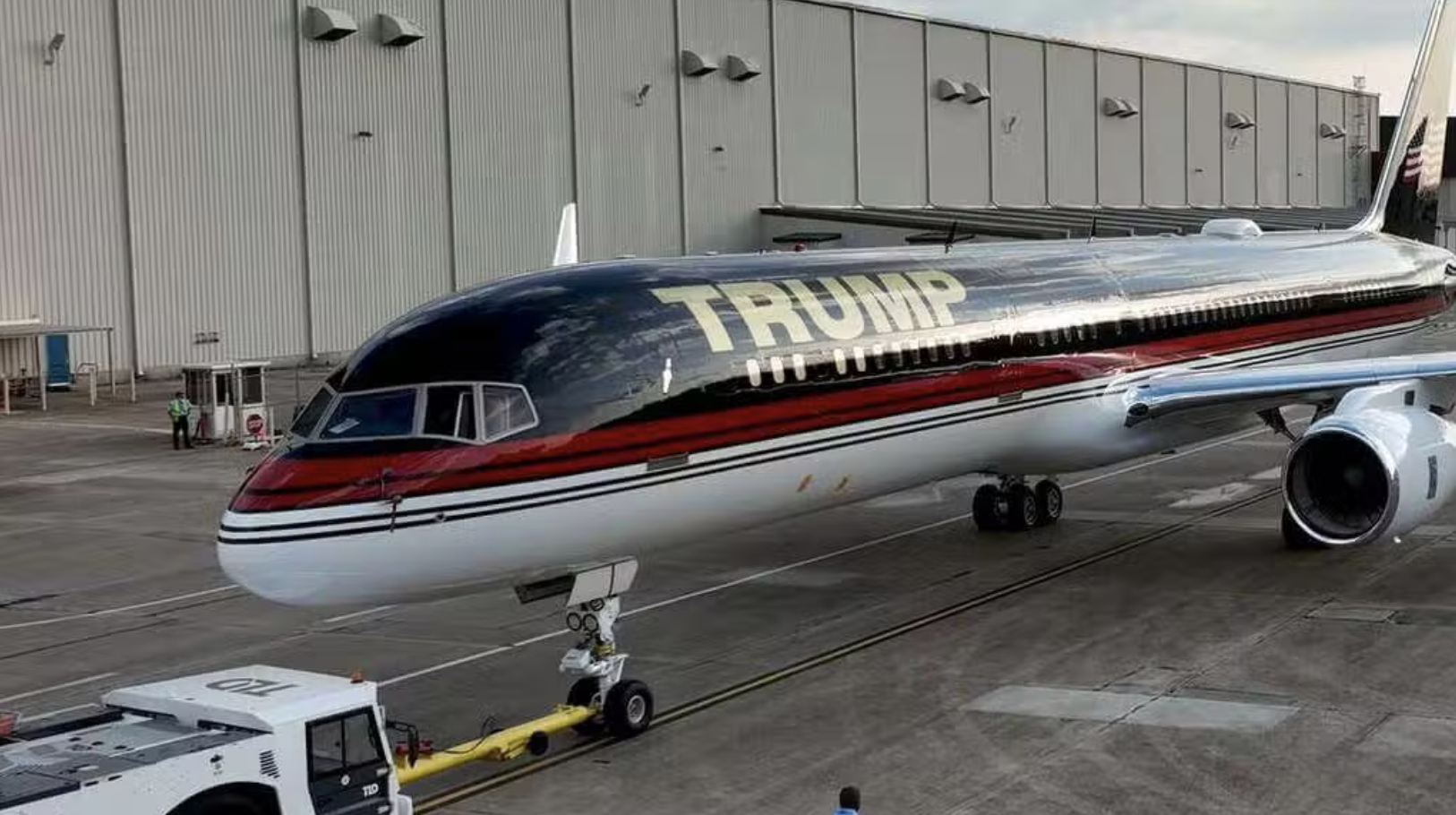 Трамптың ұшағынан ақау анықталып, діттеген Давосына жете алмады