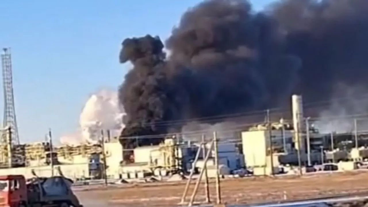 Пожар и массовая эвакуация на Тенгизе: на месторождении вспыхнули трансформаторы