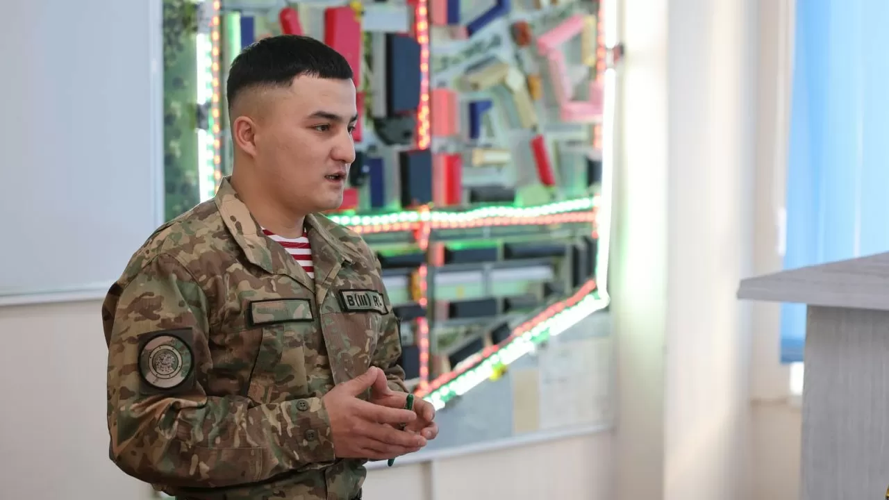 Ұлттық ұлан сарбазы әлемнің 7 тілінде еркін сөйлейді