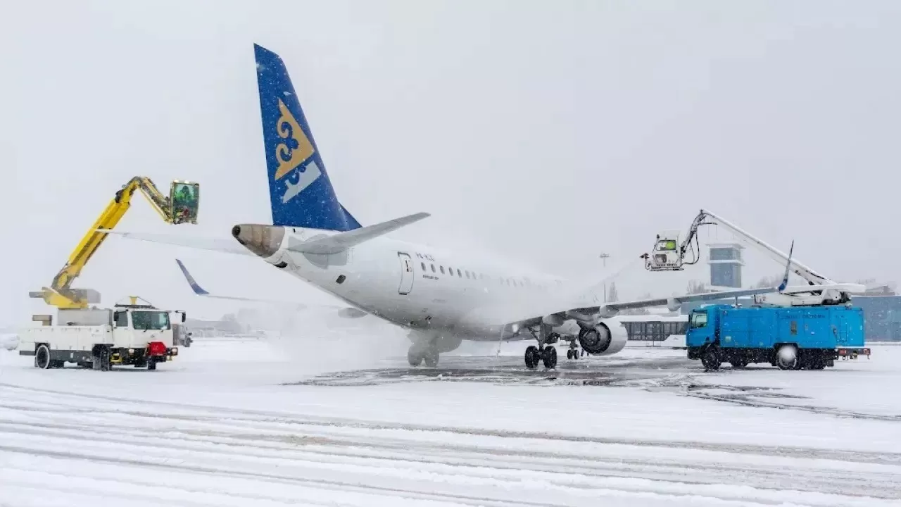Авиационный паралич: в аэропорту Астаны "зависли" десятки рейсов