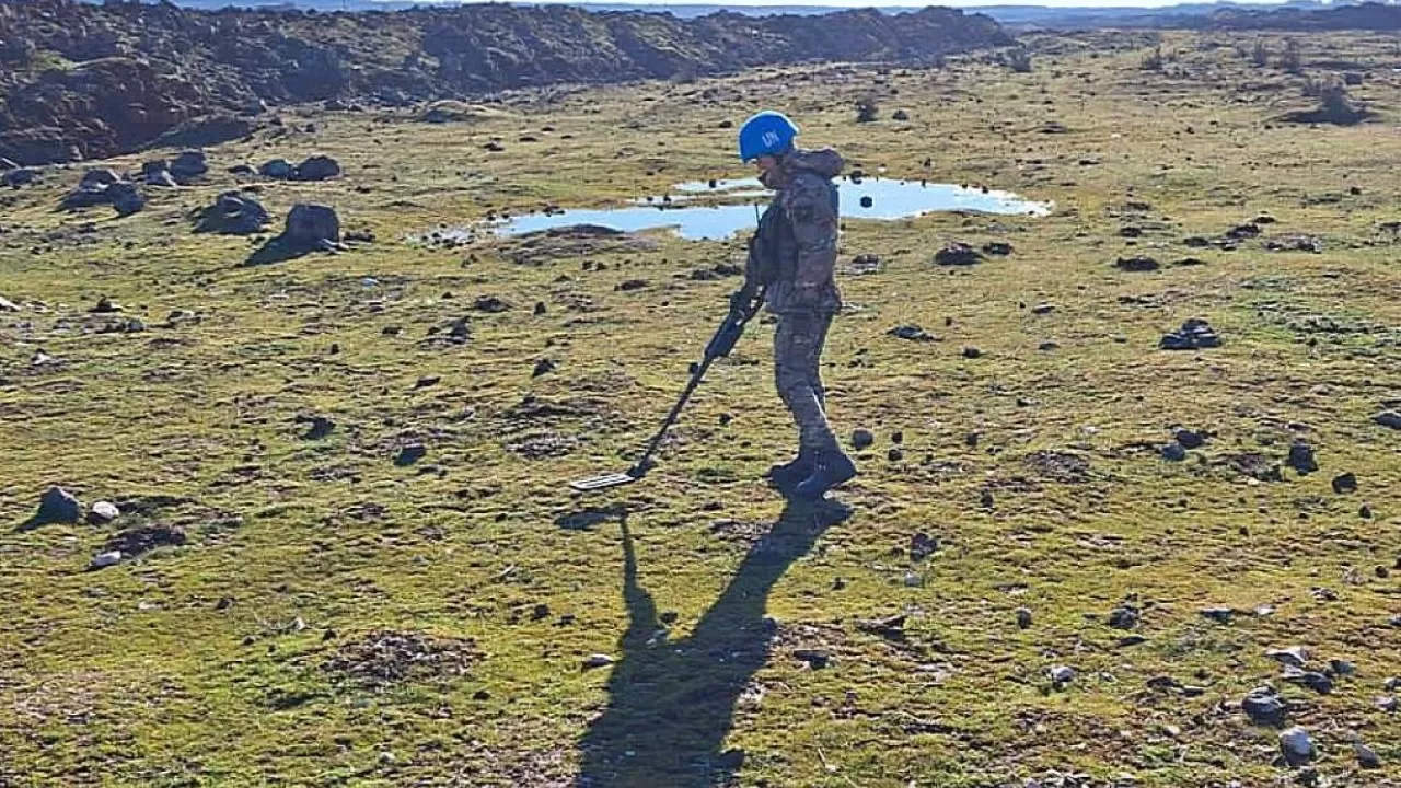 Казахстанские саперы обезвредили 1200 мин в Сирии 