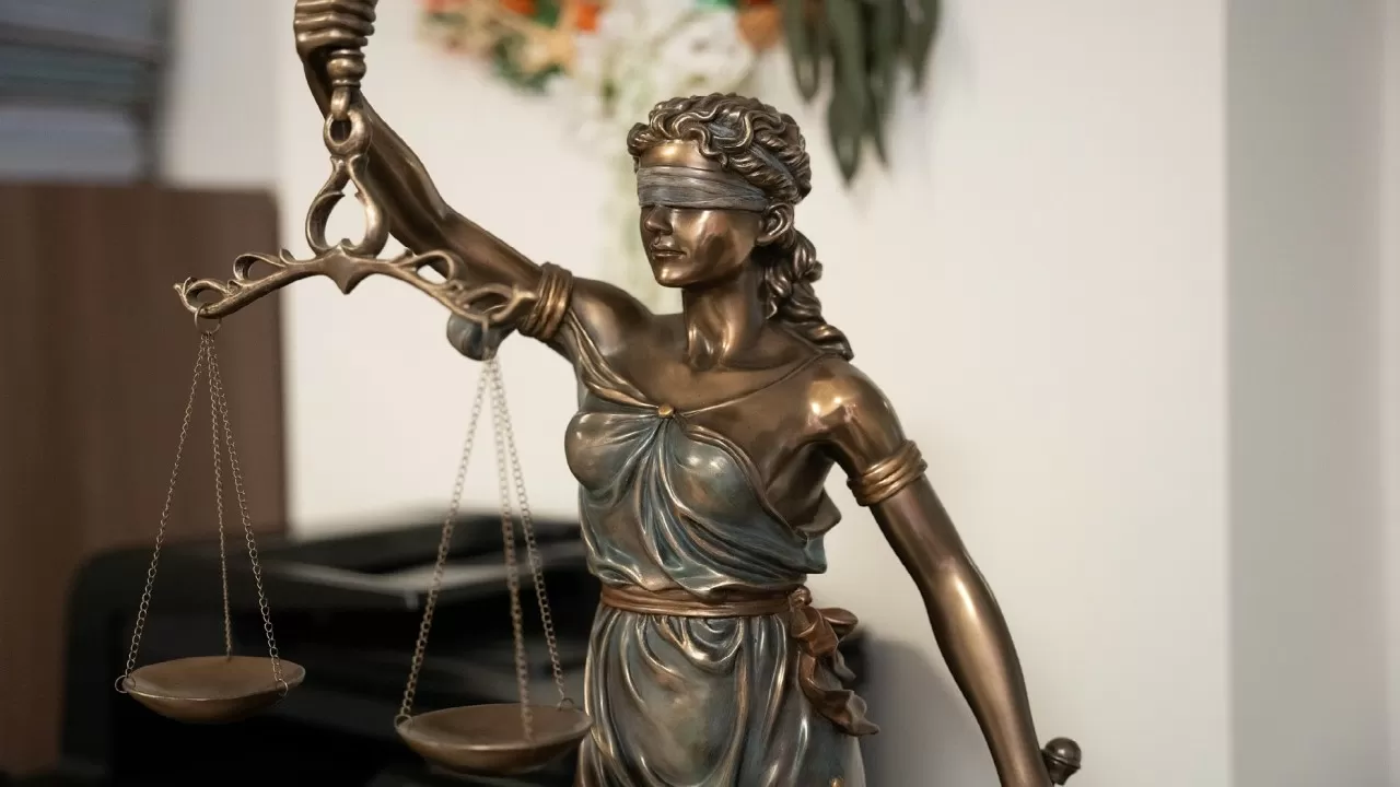 В Алматы подан иск против адвоката Гульнар Бажкеновой 