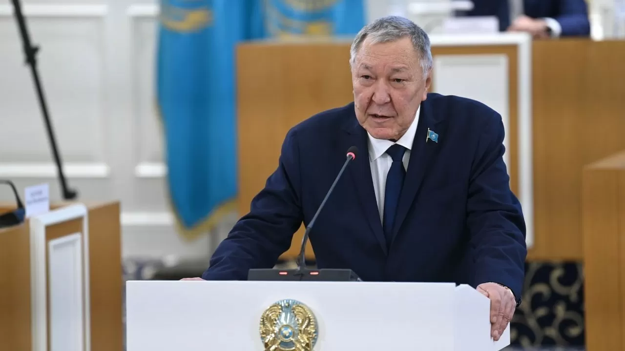 Юрист о поправках в Конституцию: "право на труд" вместо "свободы труда"