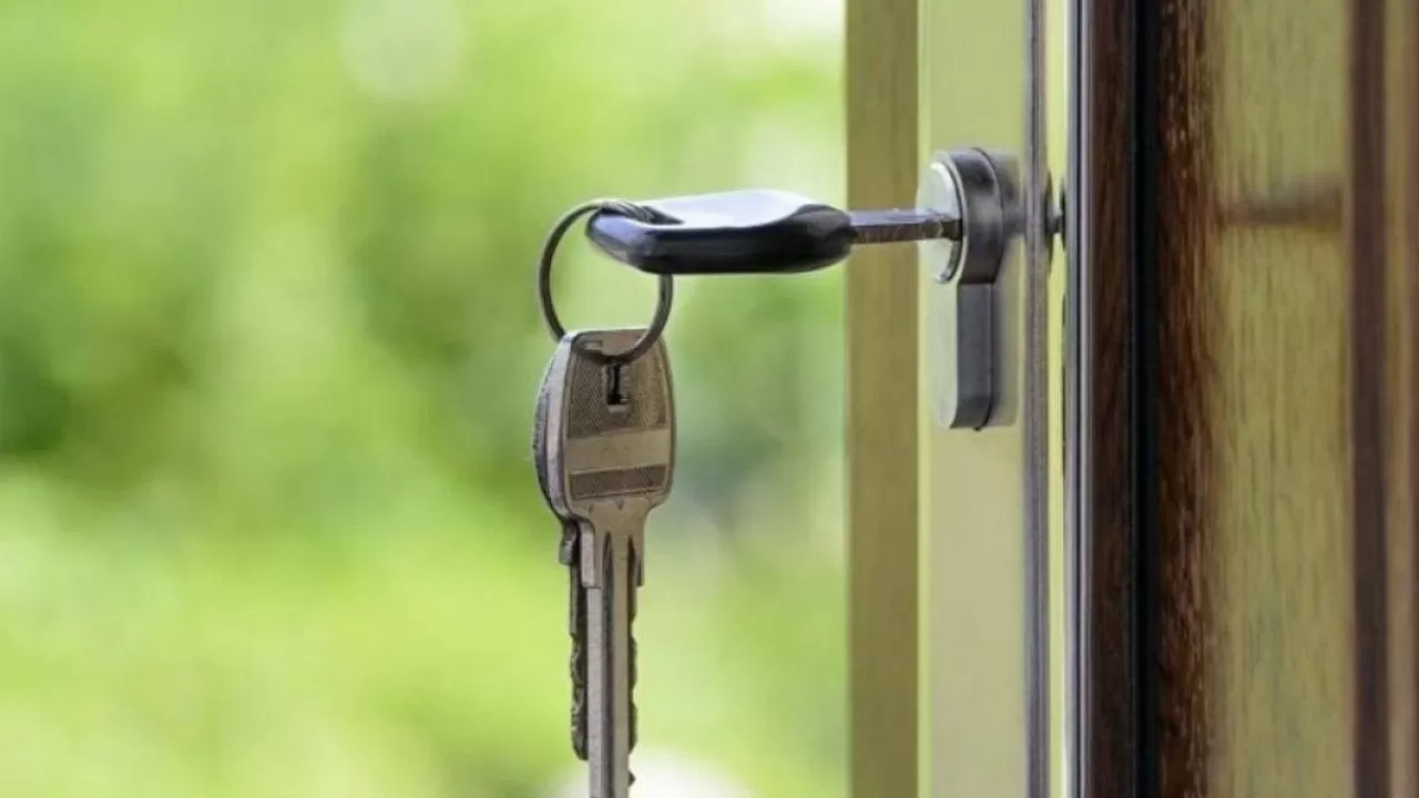 Баспанада үлесі бар кезектегілер мемлекеттік бағдарламалардан шығарылмайды