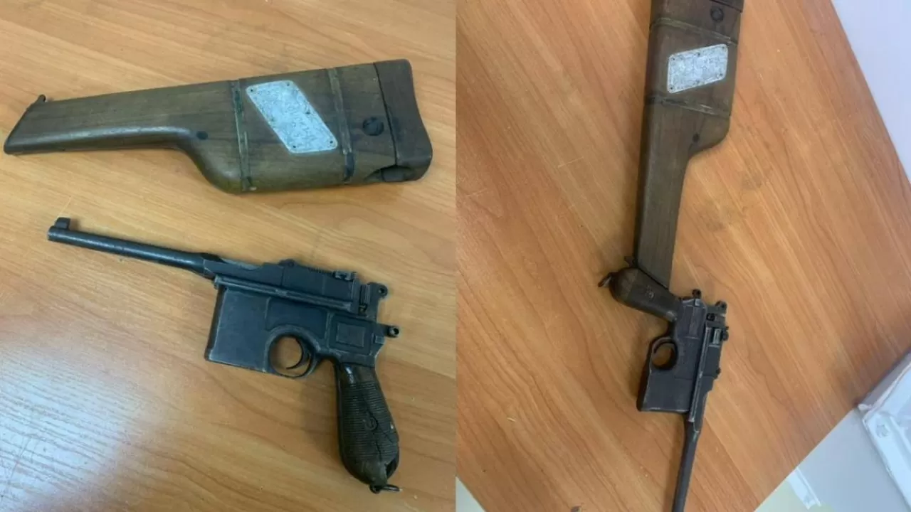 Полиция тарихи тапаншаны тәркілеп, музейге өткізді