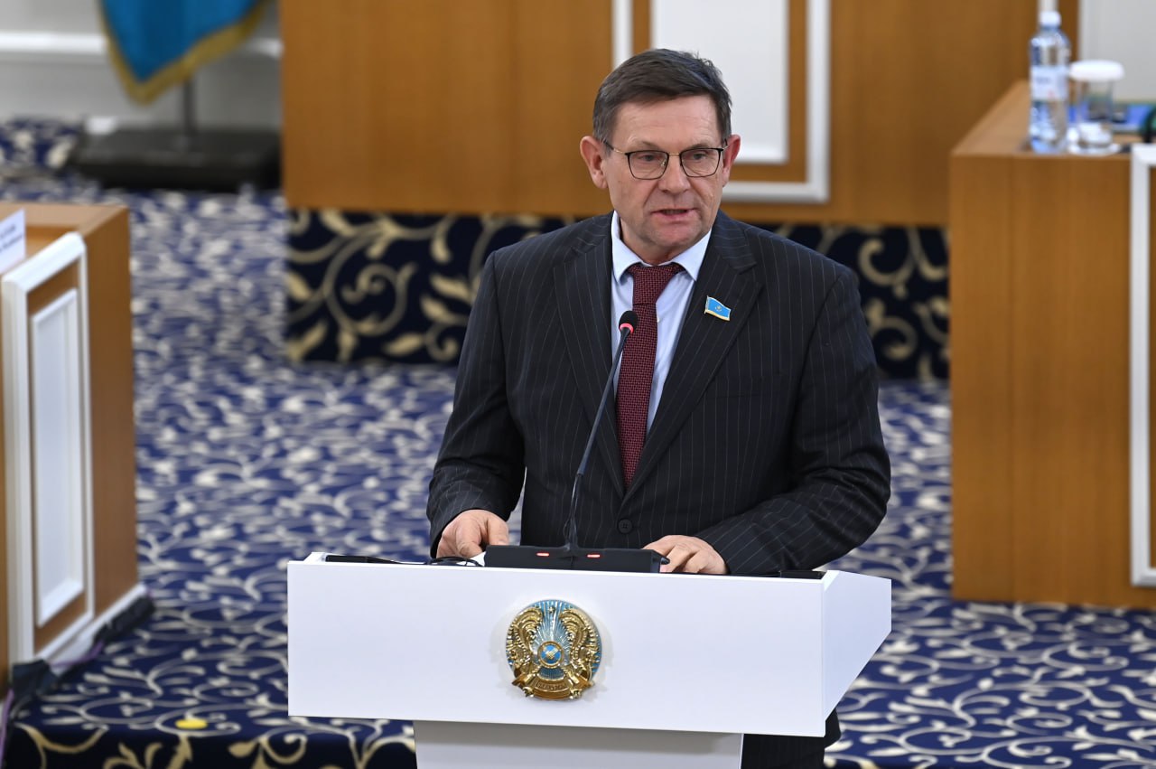 Сергей Пономарев экологияны азаматтық борыш ретінде Конституцияда бекітуді қолдады