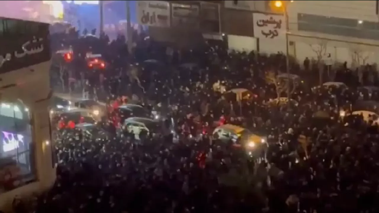 Протесты в Иране не стихают двенадцатый вечер подряд 