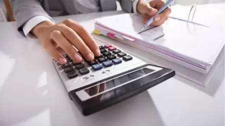 Самозанятые без налогов, но и без счетов: как работает реформа?