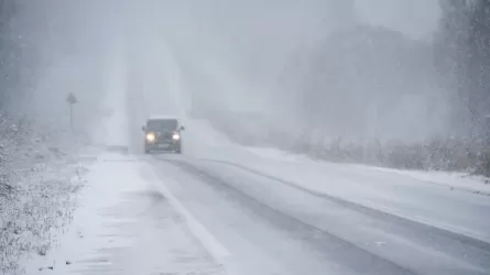 Участки дорог закрыли в двух областях Казахстана