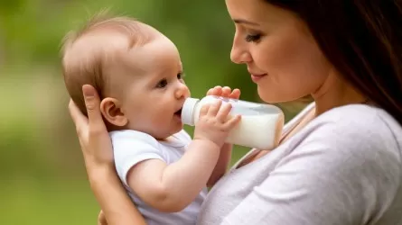 Подозрение на опасное вещество: в КР изымают партии детского питания "Нестле"