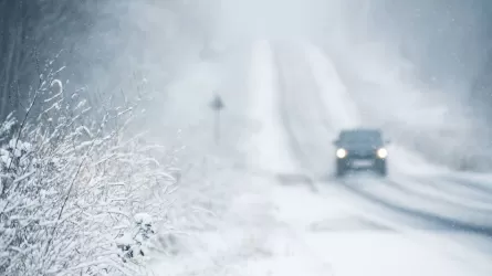 В двух областях Казахстана ограничили движение на трассах 