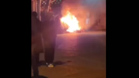 Протестующие в Иране устанавливают огненные баррикады