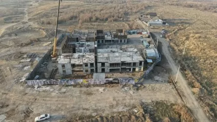 В Алматы остановили строительство сразу двух ЖК 