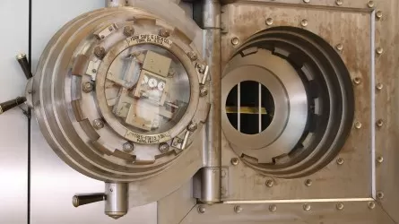 Новый закон о банках сохраняет гарантии депозитов в Казахстане 