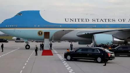 Самолет Трампа развернулся по пути в Давос 