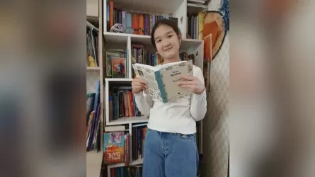 Астанада 11 жастағы оқушы әлемнің төрт тілінде 853 кітап оқыған