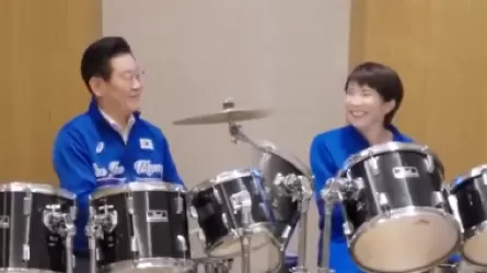 Лидеры Южной Кореи и Японии устроили K-pop шоу 