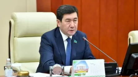 Ерлан Қошанов депутаттың сауалына жауап бере алмаған вице-министрге шүйлікті