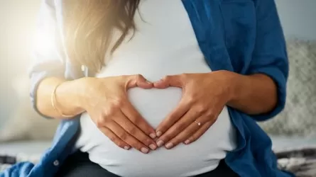 Молодоженам хотят вручать инструкцию по подготовке к беременности в соседней стране 