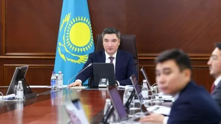 Олжас Бектенов жер қойнауын пайдаланушыларға айыппұл төлеу мәселесі жайында айтты