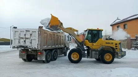 Астанада қар күреу жұмысына 1,5 мыңнан астам арнайы техника шығарылды