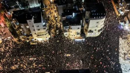 В Иерусалиме автобус наехал на протестующих против призыва в армию