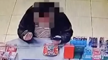 Оралда жанармай құю бекетіне тапаншамен кірген мас ер адам ұсталды